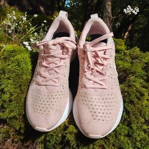 Nike Women's Light Pink Athletic Shoes Slightly Worn